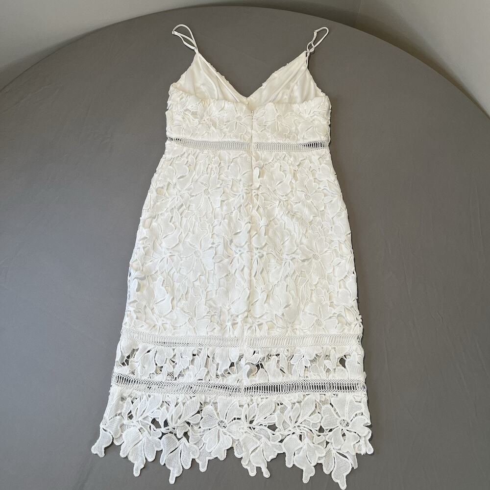 ASTR The Label V-Neck Sleeveless Bodycon White Lace Floral Dress Size small - Picture 3 of 14